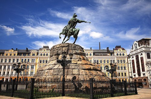 Котельная 2400 квт, система отопления, вентиляции и кондиционирования жилого дома площадью 9800 кв.м по ул. Владимирская,20-22 и  подземного паркинга на 250 машин